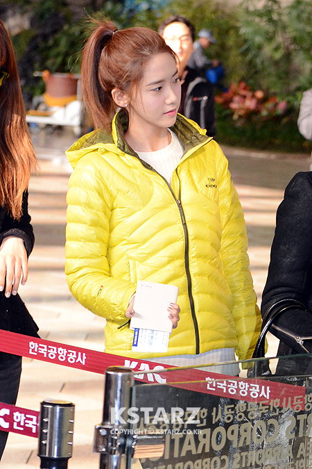 소녀시대 윤아, 일본 아레나 투어를 위해 출국장으로 향하고 있다.