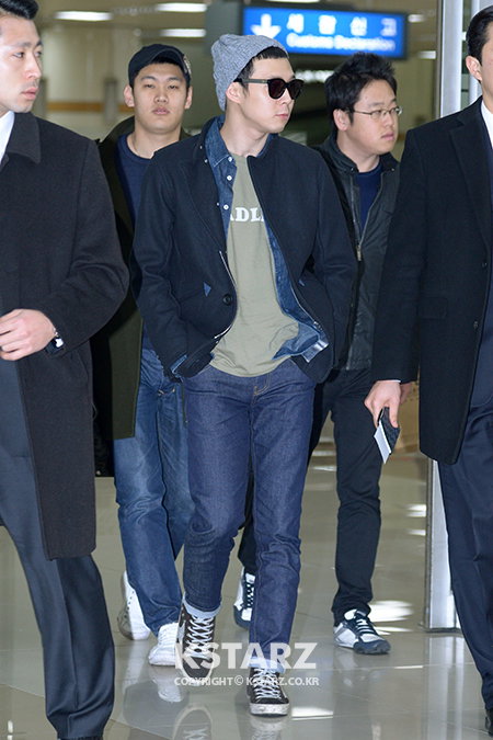 박유천, 25일 새벽 중국 후난방송국의 정월대보름 특별방송 '원소절 생방송'에 출연후 김포국제공항을 통해 귀국