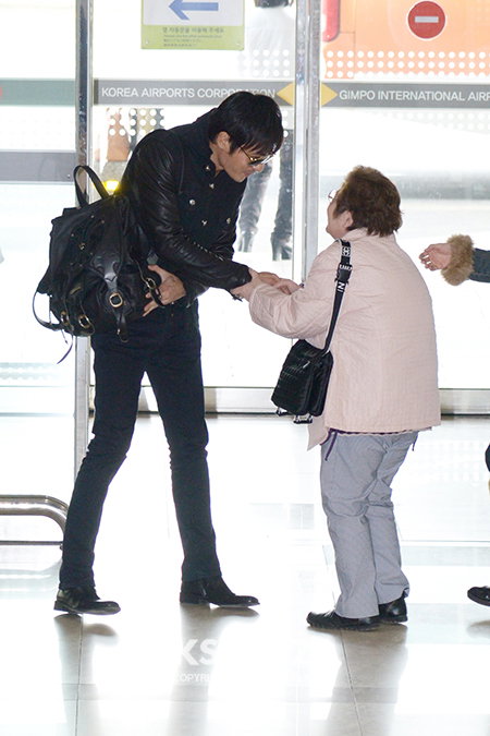 장동건,8일 오후 일본 팬미팅 참석차 김포국제공항을 통해 출국