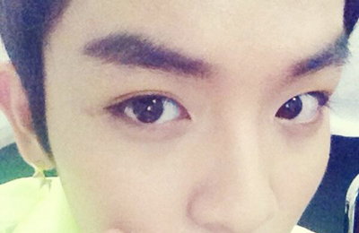 리키 초근접 셀카 ‘굴욕 없는 광채 피부’