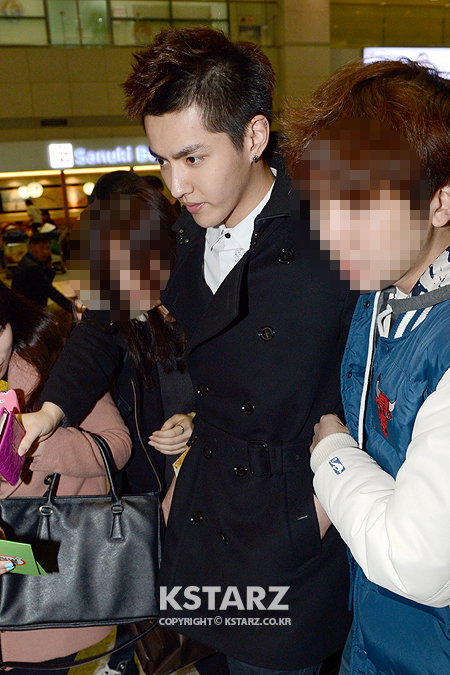 EXO-M 크리스,개인 휴가를 마치고 북경에서 14일 오후 인천국제공항을 통해 입국