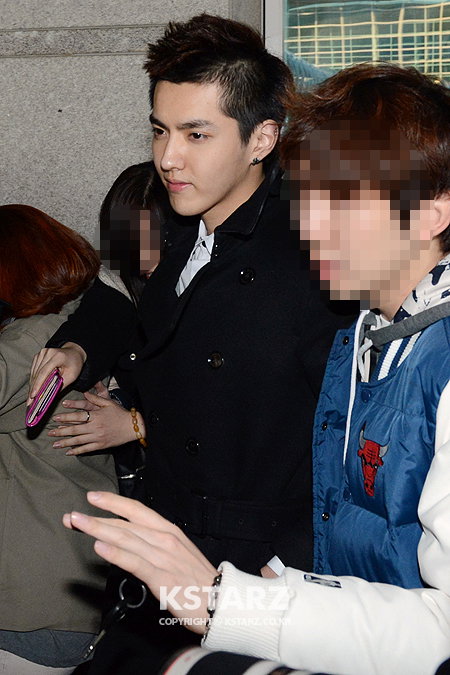 EXO-M 크리스,개인 휴가를 마치고 북경에서 14일 오후 인천국제공항을 통해 입국