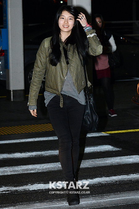 미쓰에이 수지, 14일 오후 '코리안 뮤직 웨이브인 방콕' 참석차 인천공항을 통해 출국