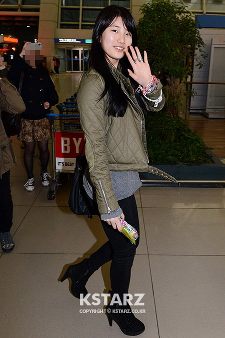 미쓰에이 수지, 14일 오후 '코리안 뮤직 웨이브인 방콕' 참석차 인천공항을 통해 출국