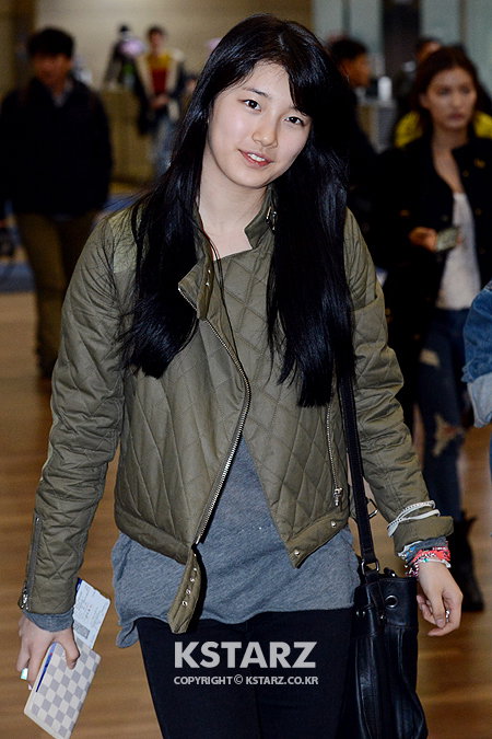 미쓰에이 수지, 14일 오후 '코리안 뮤직 웨이브인 방콕' 참석차 인천공항을 통해 출국