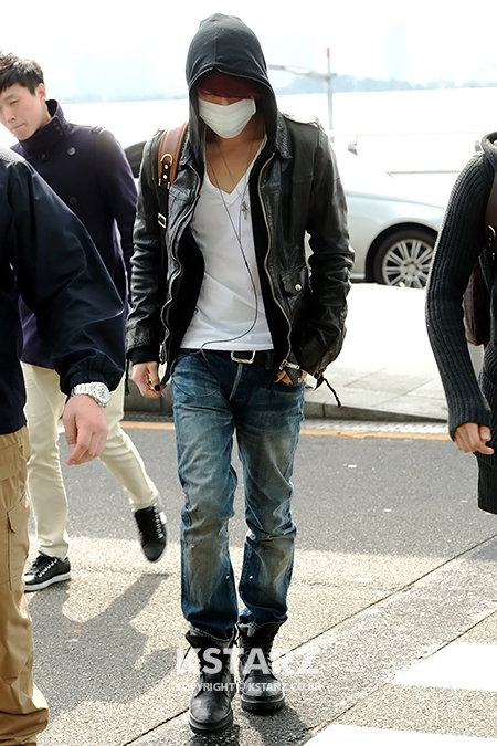 김재중, 16일 오전 상하이 팬미팅차 인천국제공항을 통해 출국