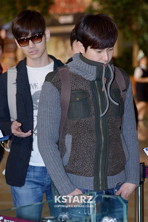 동방신기, 4일 오전 일본에서 출시한 새 앨범 '타임(TIME)' 프로모션차 김포국제공항을 통해 일본으로 출국