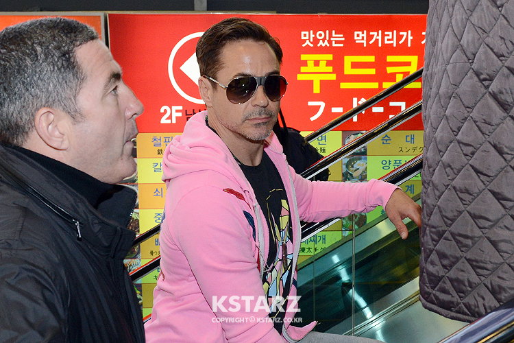 5일 오후 로버트 다우니 주니어가 한국에서 '아이언맨3' 프로모션을 마치고 중국 베이징 프로모션을 위해 김포국제공항을 통해 전세기편으로 출국