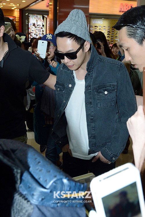 5일 오후 그룹 JYJ 김준수,박유천이 일본 도쿄돔에서 3일간 콘서트를 마치고 김포국제공항을 통해 입국