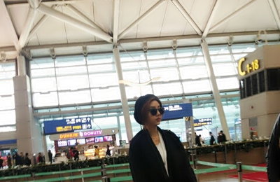 손담비, 패션모델 능가하는 감각적 공항 직찍 화제
