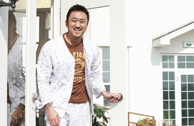 <뜨거운 안녕> 흥행 멀티 플레이어 ‘마동석’ 전직 조폭 나이롱 환자로 엉뚱매력 발산
