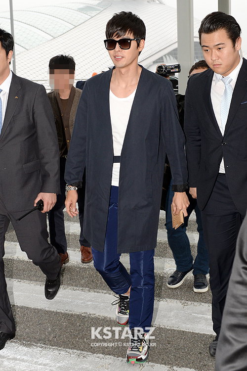 현빈, 25일 오후 싱가포르 팬미팅을 위해 인천국제공항을 통해 출국