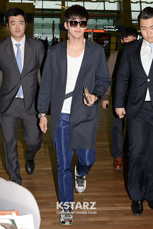 현빈, 25일 오후 싱가포르 팬미팅을 위해 인천국제공항을 통해 출국