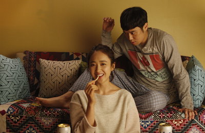 <밤의 여왕> 김민정 & 천정명, 깨알 같은 반전 커플 스틸 전격 공개