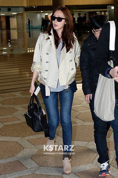 최지우, 6일 오전 일본 방송 녹화차 김포국제공항을 통해 일본으로 출국 