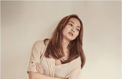신민아, 누드톤 의상과 메이크업으로 가을여인의 향기