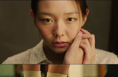 정우성과 격정 로맨스 이솜, 17살 연하의 그녀는 누구?