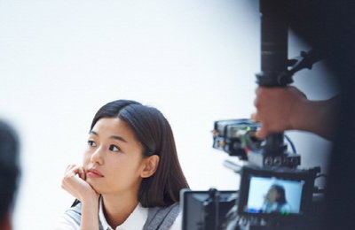 전지현, 엽기적인 그녀 모습으로 돌아간 듯… '극강 청순미'