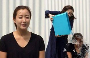 김희선, 고현정이 부어준 물 맞으며 '아이스버킷 챌린지' 동참…굴욕 없는 미모