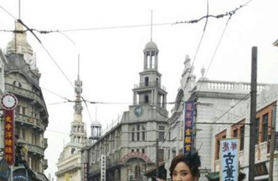 한채영 근황 공개, 중국 거리 위에 서있는 '바비 인형'