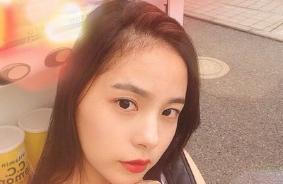 민효린 강렬한 레드립 셀카 '청순 섹시 순수'
