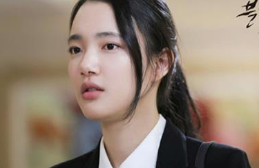배우 손수현·이해준 감독, 두달째 교제 중