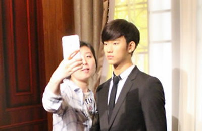 홍콩 마담투소에 한류존…김수현·닉쿤 밀랍인형 공개