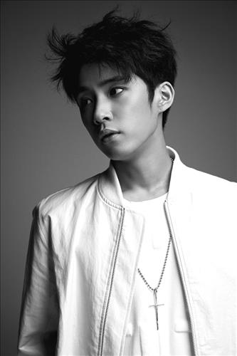 이재진
