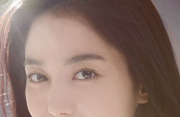 배우 이소연, 두 살 연하 사업가와 올가을 결혼
