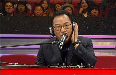 DJ 김광한 심장마비로 쓰러져 위독한 상태