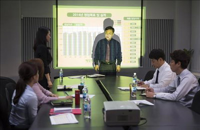 영리한 스릴러 '오피스’, 현실적인 공포감 연출...
