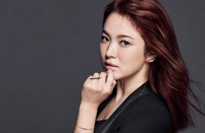 송혜교, 정열적인 눈빛 담긴 화보 공개 ‘시크+우아’