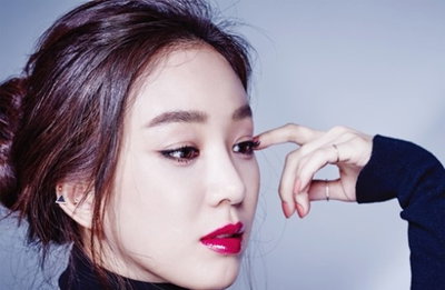 정려원, 붉은 립스틱 바른 가을 여신