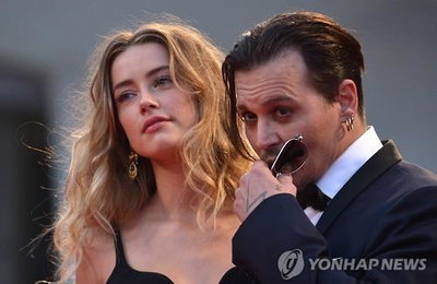 조니 뎁 "애완견 잡아먹었다"…호주 향해 '뼈있는 농담'