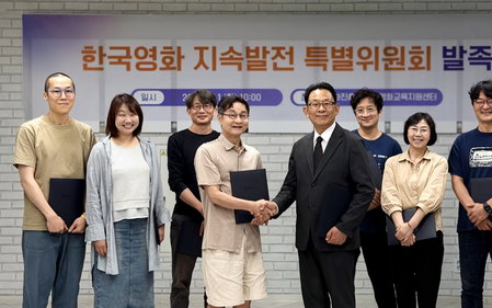 위기의 한국 영화, 영진위 '비장의 무기' 꺼냈다! 재도약 시동