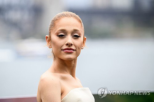 아리아나 그란데, 눈물 속 굿바이…장기 휴식 돌입