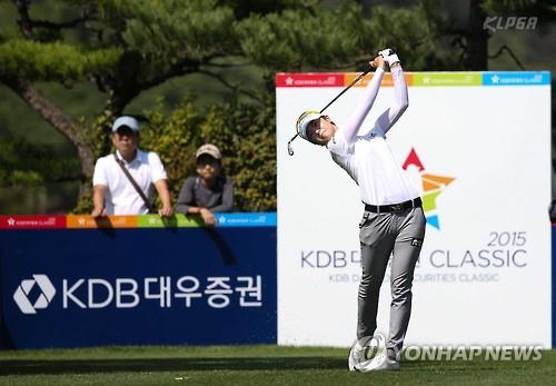 [사진]연합뉴스, 박성현의 아이언 티샷 모습