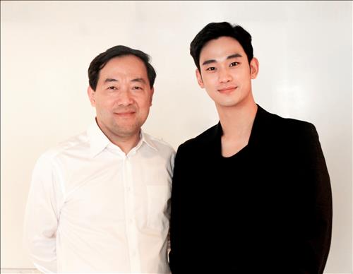 [사진]키이스트  제공, 장창 알리바바픽처스 대표와 배우 김수현