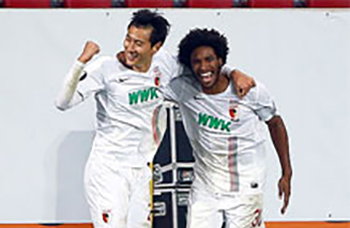 '지동원 시즌 2호골' 아우크스부르크, 4-1 대승