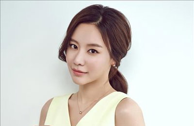 김아중, 한부모 가정 여성들에게 시계 선물