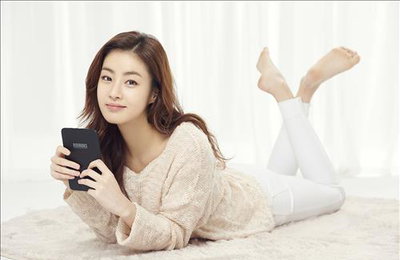 강소라, 전자책 서점 '리디북스' 모델