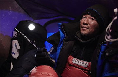 '히말라야' 2주째 정상…애니메이션 강세