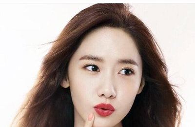 윤아, 새침한 숙녀…"이래서, 청순섹시"