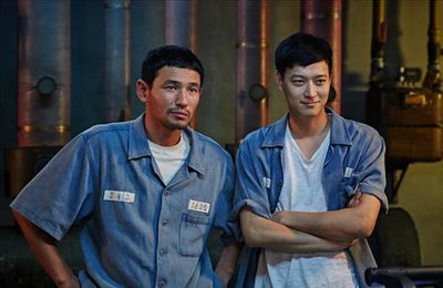 '검사외전' 400만명 돌파…예매율·좌점율도 1위