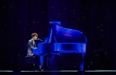 군대 간 김재중, 일본서 홀로그램 콘서트로 새 앨범 선보여