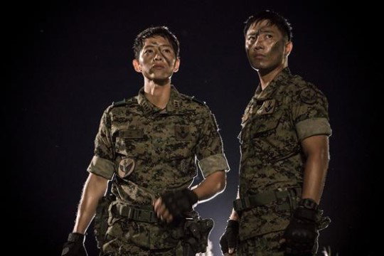 [사진]태양의 후예 문화산업전문회사, 송중기(사진 왼쪽) 진구