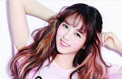 김소현, 러블리 요조숙녀…"핑크로 물들었어"