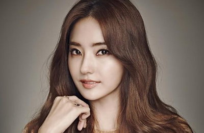 한채영, 영화 '이웃집 스타'로 7년만에 스크린 복귀