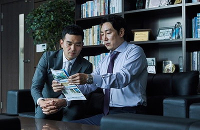 '보안관' 조진웅, 성공한 사업가 변신…"출구無 아재파탈"