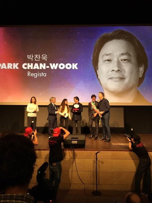 [사진]피렌체 한국영화제 조직위원회 제공, 영화감독 박찬욱(왼쪽에서 네번째)